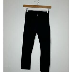 Lululemon Black Capri Leggings Size 4 - Women's workout pants